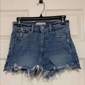 Abercrombie & Fitch - 00 medium wash jean shorts